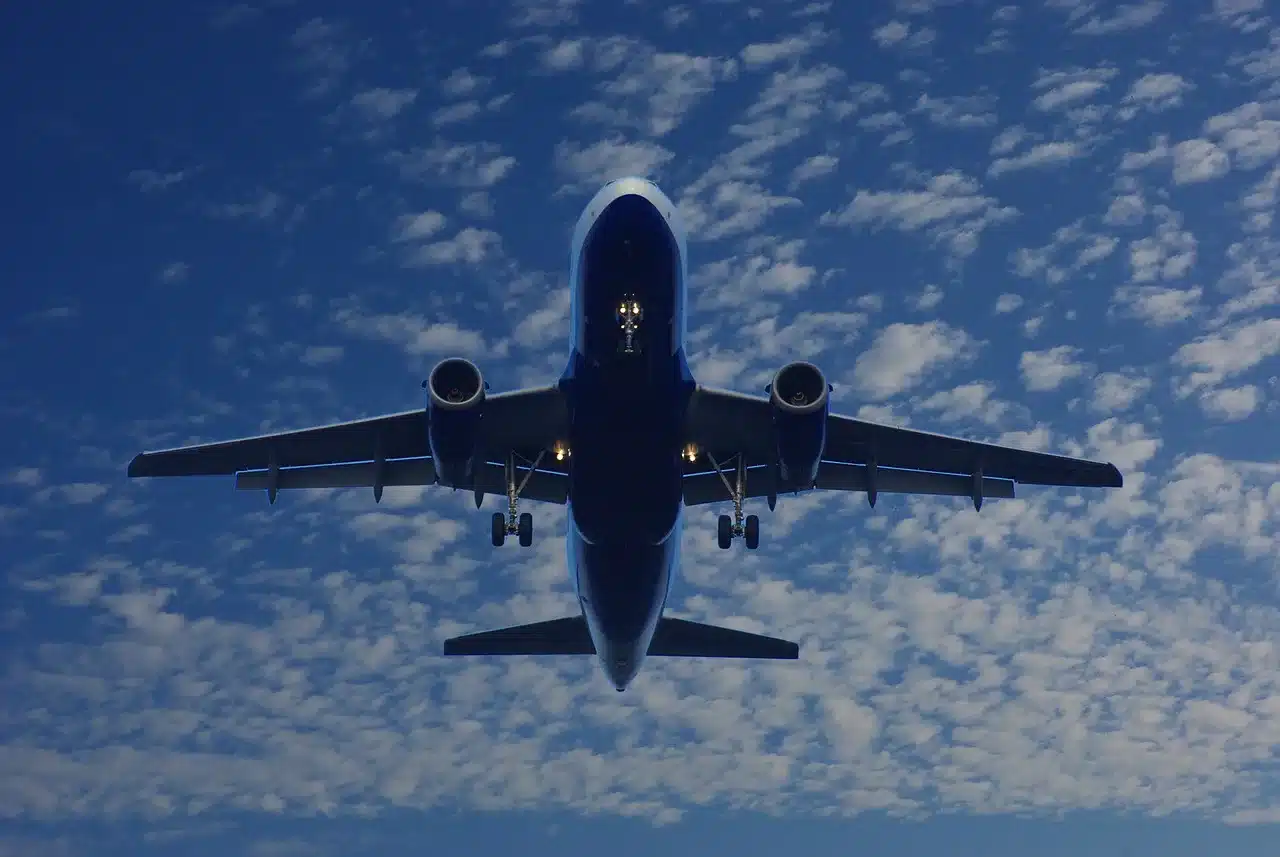 plane, engine, passengers