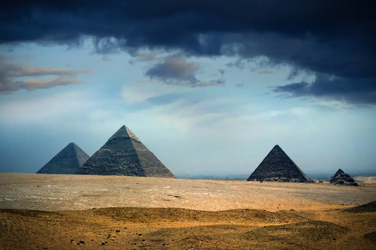 pyramid, outdoors, travel