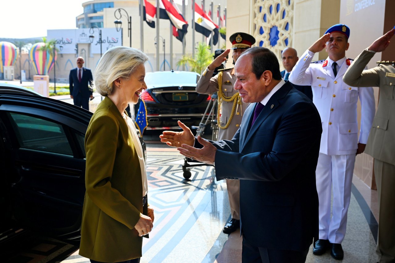 Egyptian President el-Sisi welcomes EU Commission President von der Leyen