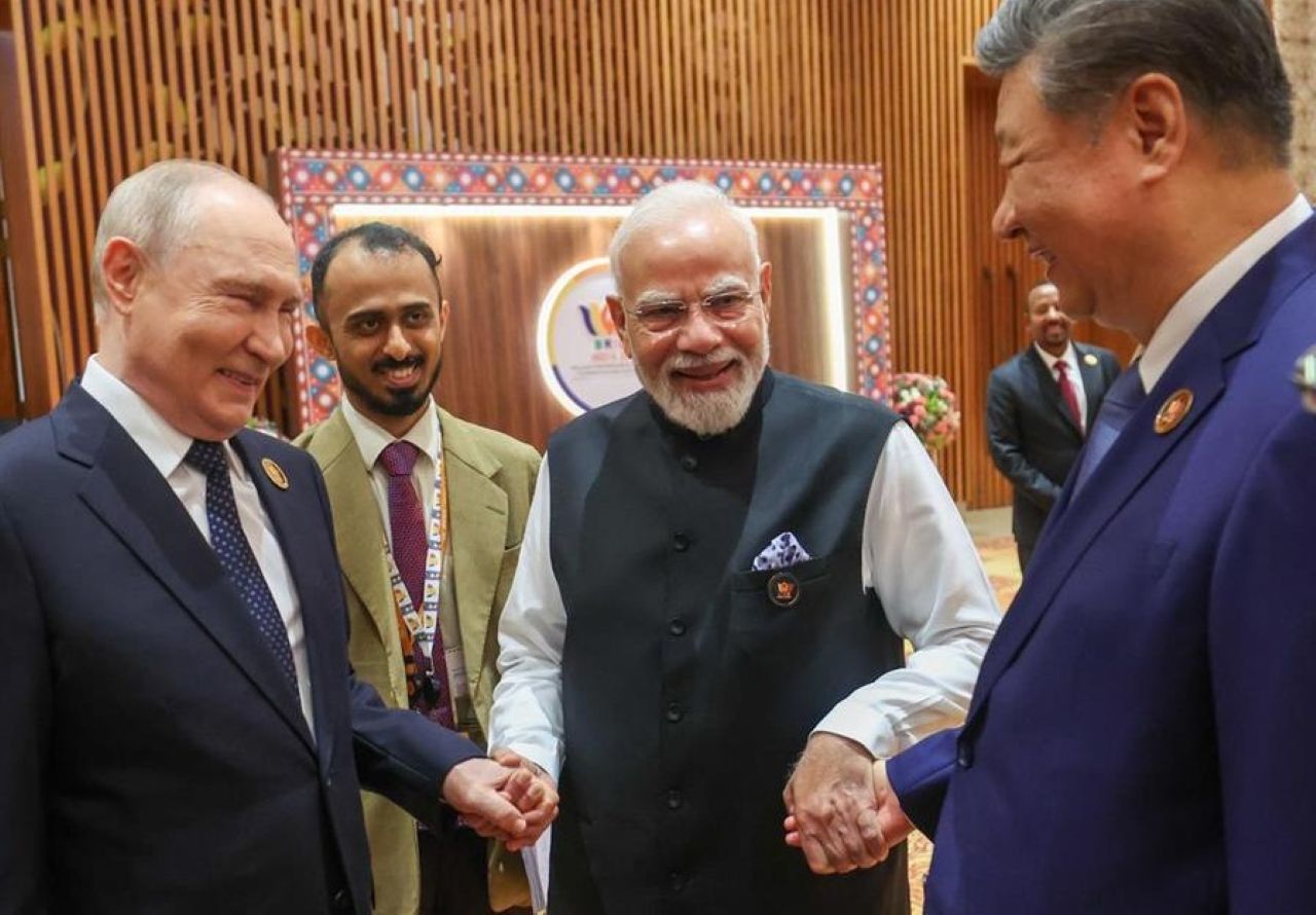 Vladimir Putin (l), Narendra Modi (c), Xi Jinping (r), BRICS summit 2026