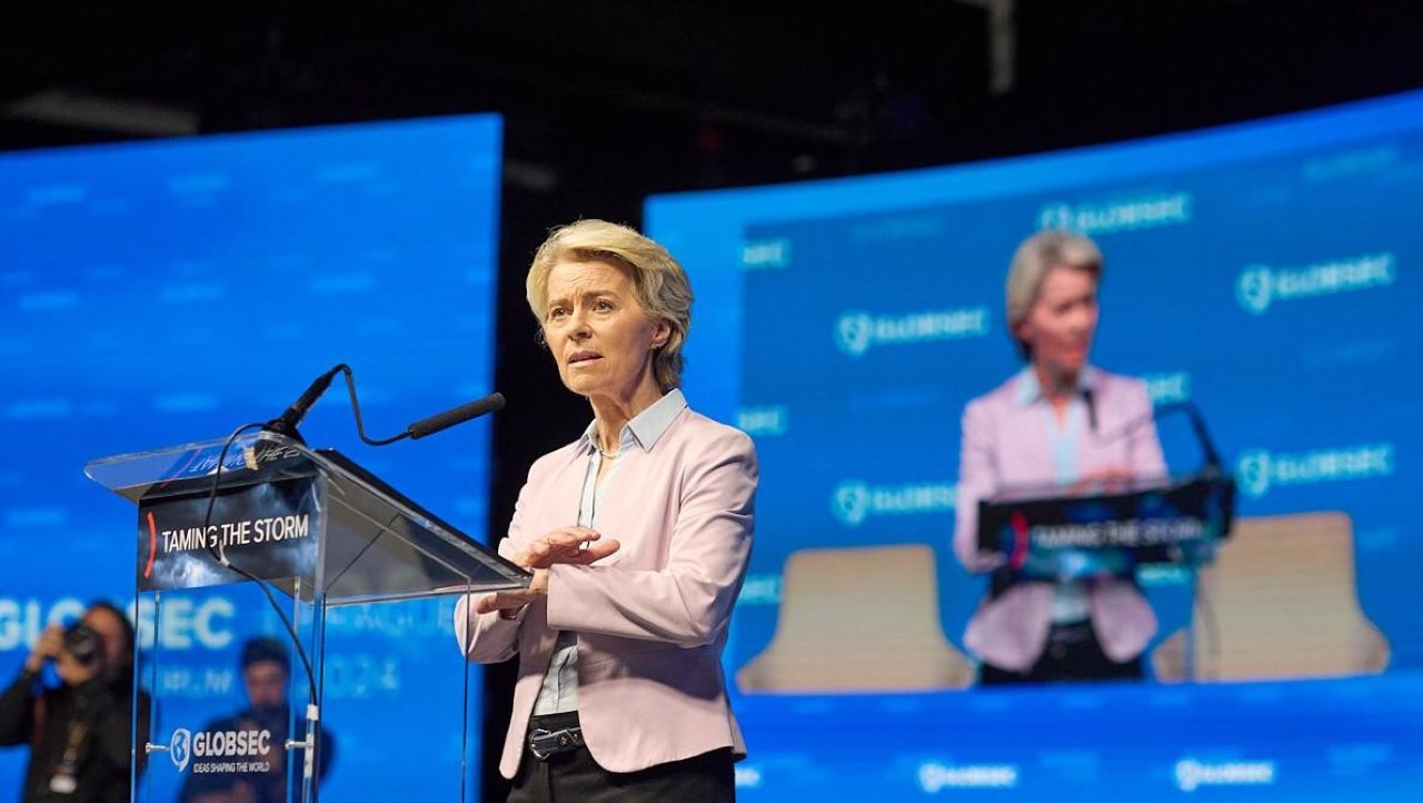 Ursula von der Leyen speaking at the GLOBSEC Forum in Prague.